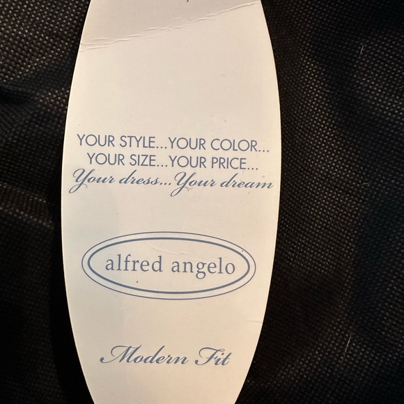 Alfred Angelo wedding dress - Picture 9 of 12